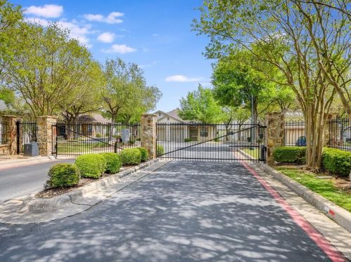 6801 Beckett St, Austin TX  exterior