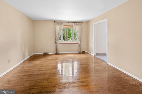 1 Teak Ln, Princeton NJ 08540-4724 exterior