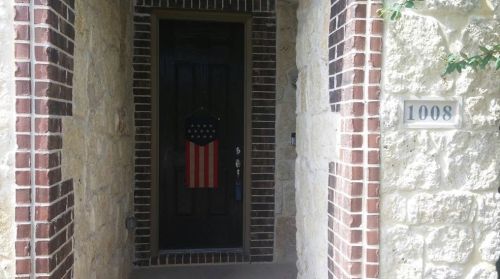 1008 Chickasaw Dr, Carrollton, TX 75010-1114