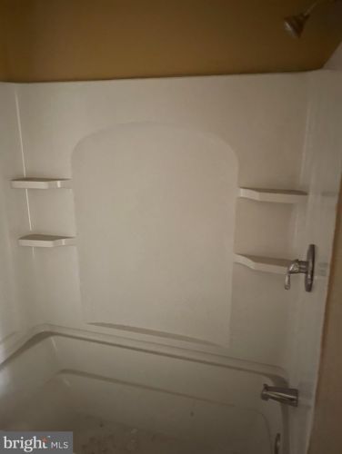 701 9 St, Camden NJ 08102-1721 exterior