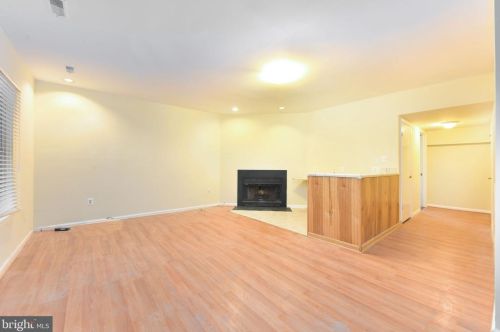 10350 Castlehedge Ter, Silver Spring MD 20902-5808 exterior