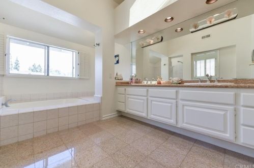 15 Sunrise, Irvine CA  92603-3719 exterior