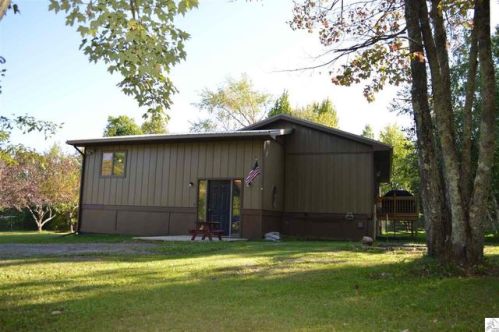 9496 Mccamus Rd, Fine Lakes, MN 55711-8002