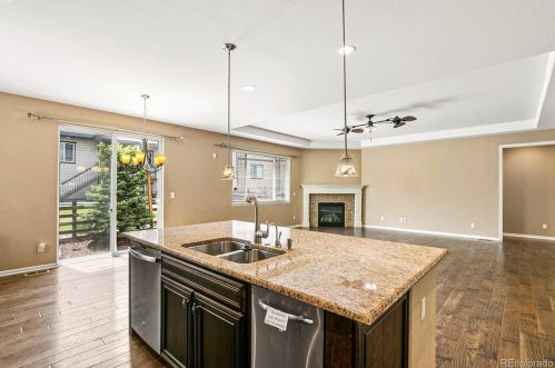 4885 Riviera Way, Aurora CO 80015-4708 exterior