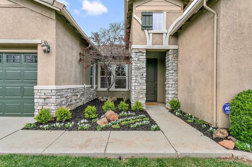 9429 Loire Valley Way, Elk Grove, CA 95624-4605