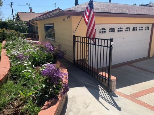 3010 Altura Ave, Glendale, CA 91214-3601