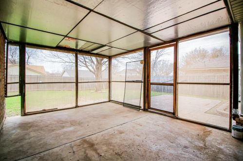 6900 Penhurst Dr, Fort Worth TX 76133-6422 exterior