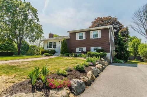57 Coventry Dr, Coventry, RI 02816-5957