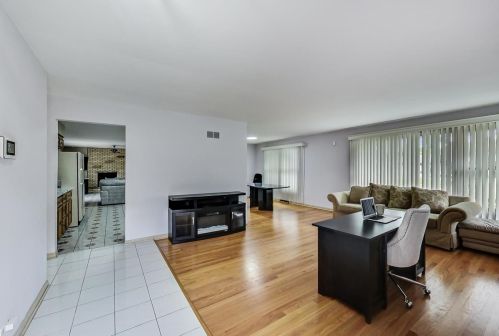 1229 Amelia Ln, Addison, IL 60101-2014