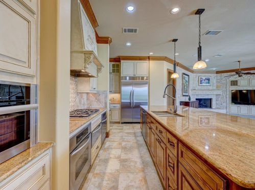 8708 Capehart Cv, Austin TX  78733-3260 exterior