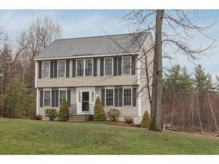 35 Drew Woods Dr, Derry, NH 03038-4925