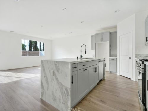 10691 Brookfield Dr, Riverside CA  92505-3961 exterior