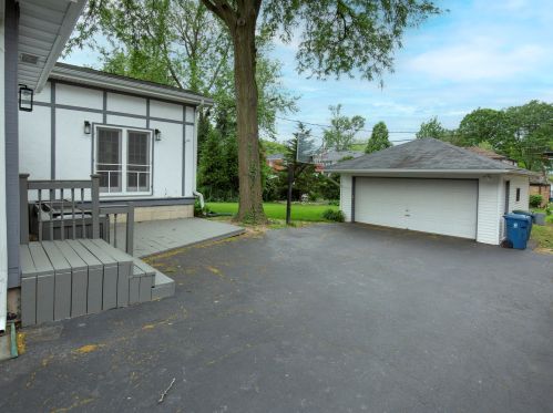 134 Sunnyside Ave, Elmhurst IL  60126-3212 exterior