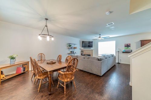 304 Turquoise Dr, Fort Worth TX  76131-3705 exterior