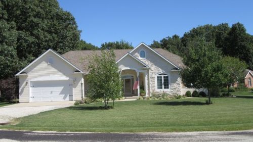 42 Beyers Lake Est, Millersville, IL 62557-9700