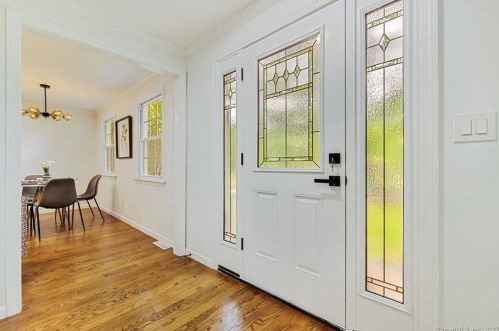 1090 Avery St, Wapping CT  06074-2301 exterior