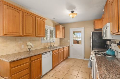 1995 Rincon Ave, Riverside CA  92506-1629 exterior
