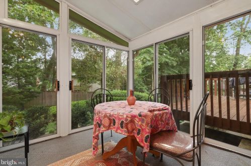 7139 Hamor Ln, Springfield VA  22153-1136 exterior