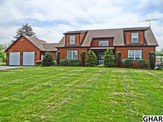 6 Elton Dr, Carlisle, PA 17015-7001