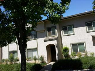 10663 King Phillip Ct, Santee, CA 92071-1220