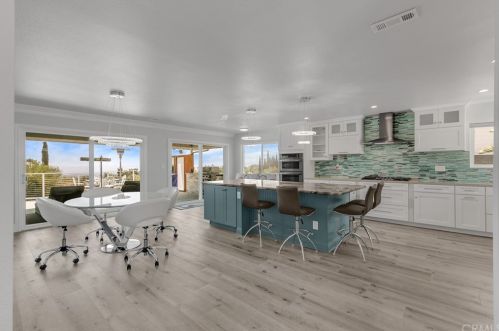 450 25 St, Upland CA 91784-8338 exterior