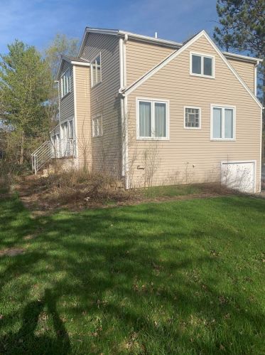 4807 Winnebago Dr, Bull Valley, IL 60097-8320