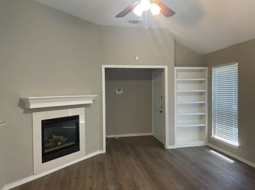 2213 Ragland Rd, Midlothian TX  76063-5342 exterior