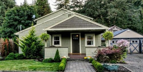 710 Hicks St, Silverton OR  97381-2324 exterior