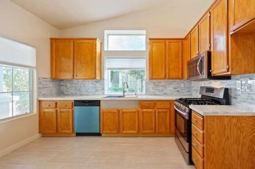 8440 Water Poppy Way, Elk Grove, CA 95624-3859