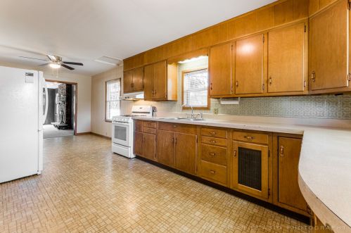 145 Fair St, Sycamore IL  60178-1645 exterior