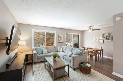 1715 Hickory Hill Dr, Saint Paul MN  55122-2411 exterior