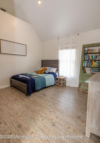 37 Hubbard Ave, Tinton Falls NJ 07701-5532 exterior