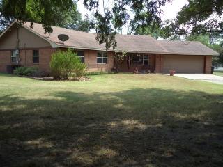 22 Lake Ridge Dr, Mead, OK 73449-6644