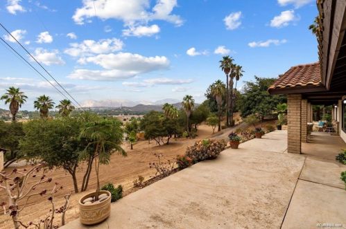 16359 Woods Valley Rd, Valley Center, CA 92082-7321