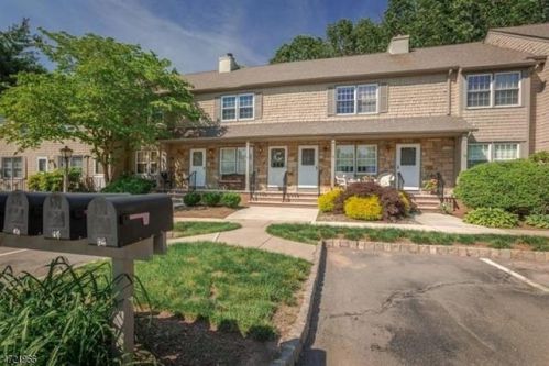 53 Adams Ct, Flemington, NJ 08822-2017