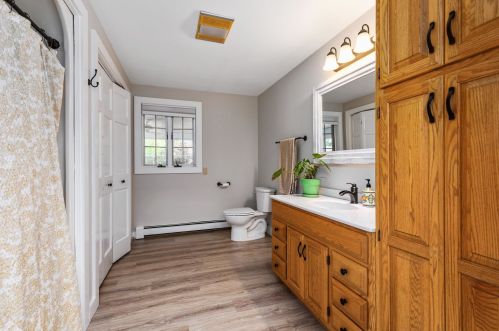 190 County Farm Cross Rd, Dover NH  03820-6006 exterior