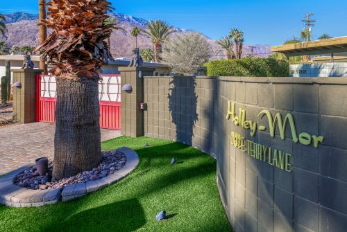 2132 Terry Ln, Palm Springs, CA 92262-6820