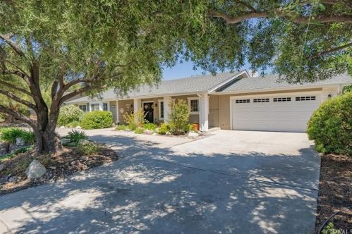 1541 Fairway Dr, Lake Nacimiento, CA 93446-3434