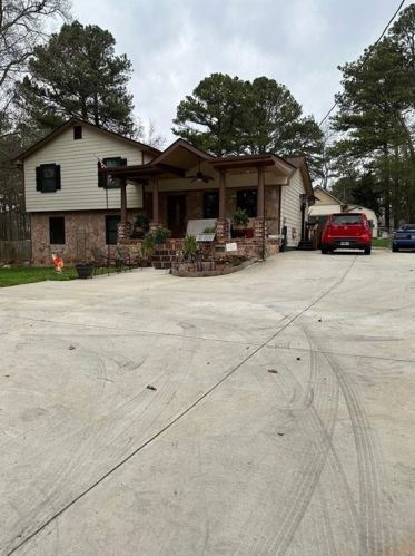 717 Dean Rd, Suwanee, GA 30024-2629
