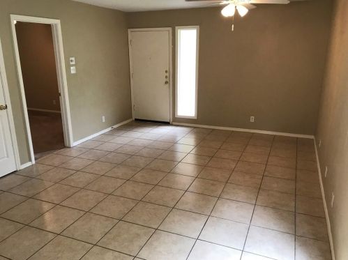 417 Live Oak St, Uhland TX  78640-9310 exterior