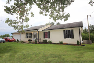 706 Young Ridge Rd, Ravenscroft, TN 38583-4209