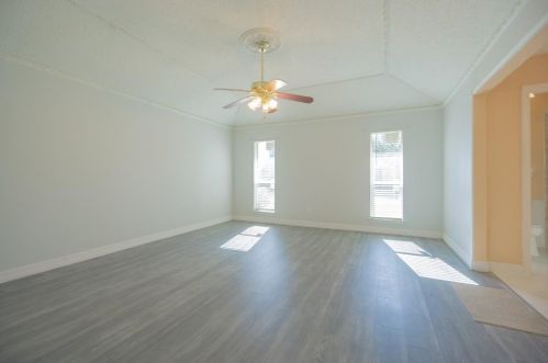 510 Mayfield Ave, Garland TX  75041-5041 exterior