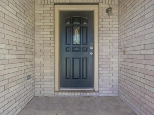 136 Star Of Texas Dr, Uhland TX  78640-5290 exterior