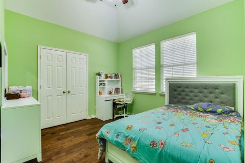 1525 Bastrop Dr, Carrollton TX 75010-6423 exterior