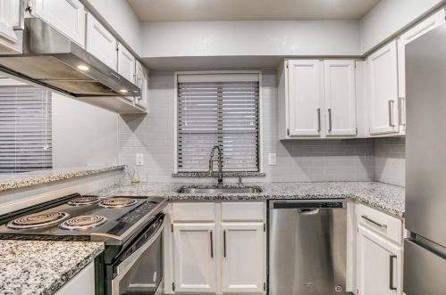 5725 Cancun Dr, Fort Worth TX  exterior