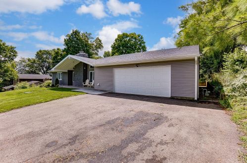 2805 Cottonwood Dr, Springfield, OH 45504-4109