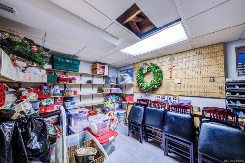 331 Ridgemoor Dr, Willowbrook IL  60527-5419 exterior