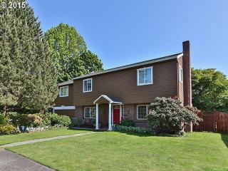 330 Orchard Dr, Portland, OR 97229-6257