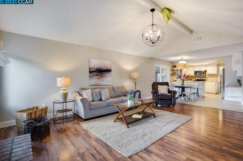 5210 Jomar Dr, Concord CA  94521-2343 exterior