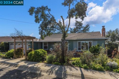 1945 Encima Dr, Concord CA  94519-2207 exterior